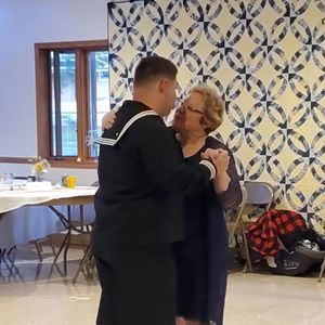 Meet your Posher, Joni